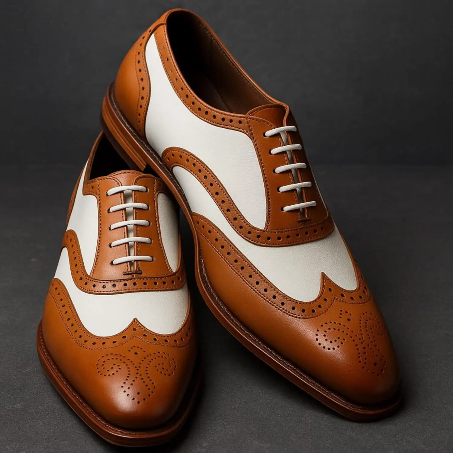 Two-Tone Wingtip Brogue Oxford Shoes For Men