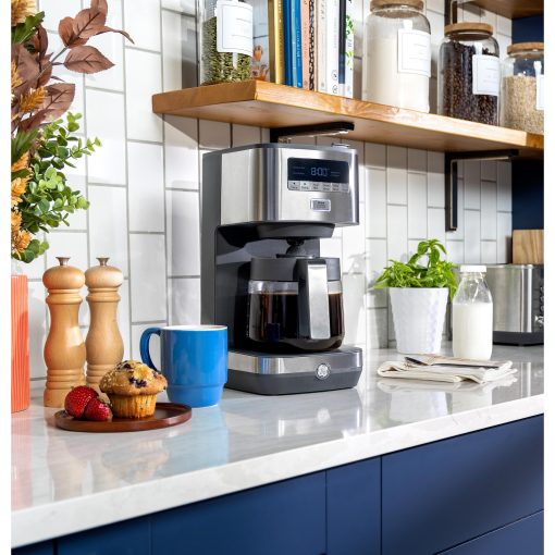 GE 12 Cup Drip Coffee Maker with Adjustable Keep Warm Plate - Image 4